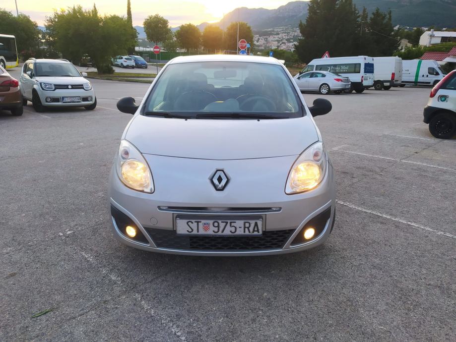 Renault TWINGO 1,2 8V KLIMA,SAMO 160 TKM.IMA POTVRDA,NEMA RUZINE, fotografija 5