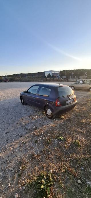 Renault Clio 1,2 - REG. 5 mjeseci, fotografija 3