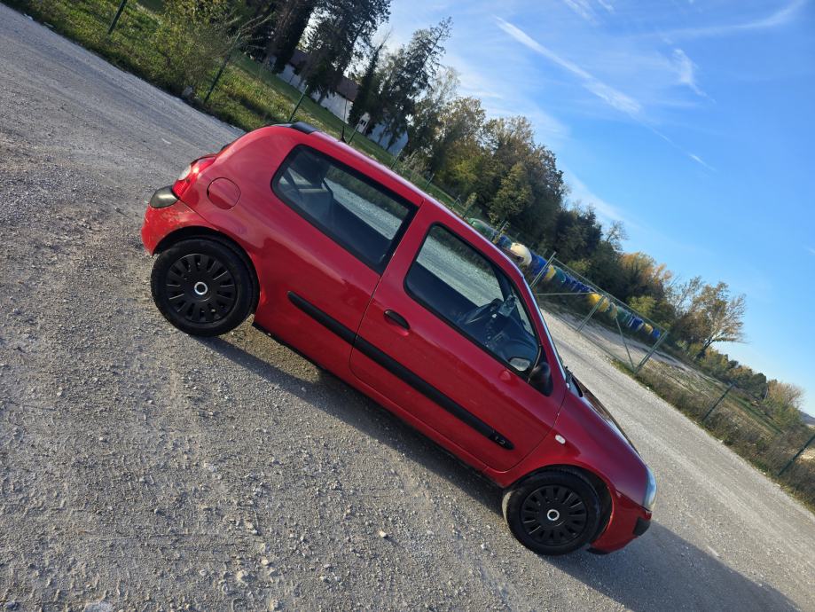 Renault Clio 1,2 Servo,Daljinsko Zaklj,Muzika,Samo 72000km Kredit-Zamj, fotografija 6