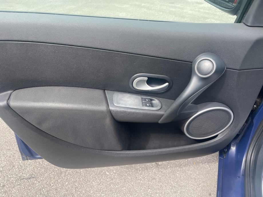 Renault Clio 1,2 i,"NA KARTICE DO 36 RATA", fotografija 9