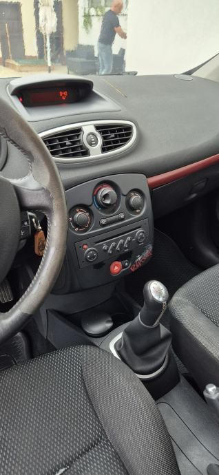 Renault Clio 1,2, fotografija 6