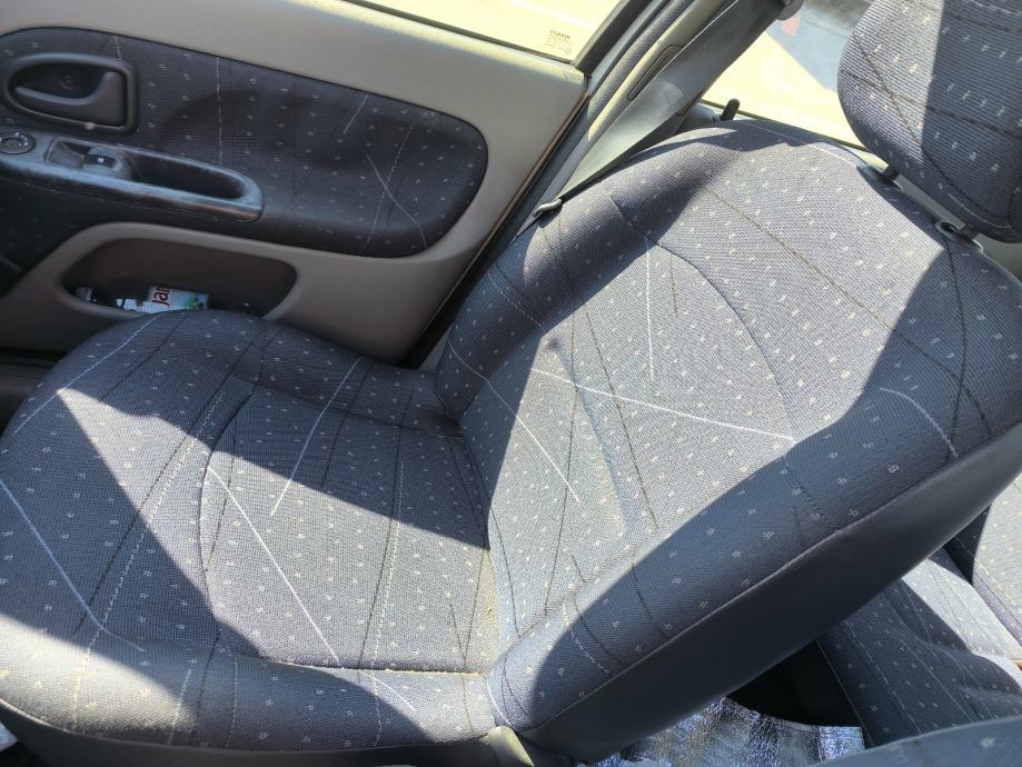 Renault Clio 1,2, fotografija 12