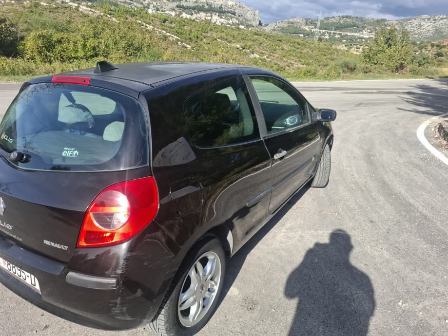 Renault Clio 1,4 16V LPG registriran godinu dana, fotografija 4