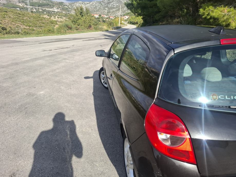 Renault Clio 1,4 16V LPG registriran godinu dana, fotografija 3