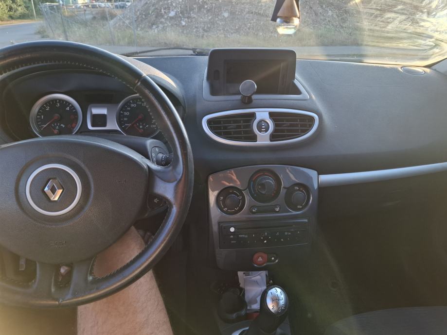Renault Clio 1,5 dCi, fotografija 2