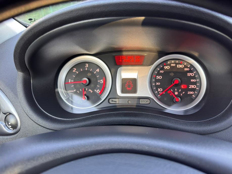 Renault Clio 1.5 dCi 86 KS | 135.000 km | REG 03/27 | SERVISIRAN, fotografija 16
