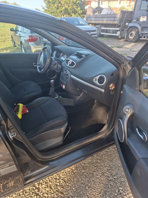Renault Clio 1,5 dCi, fotografija 6