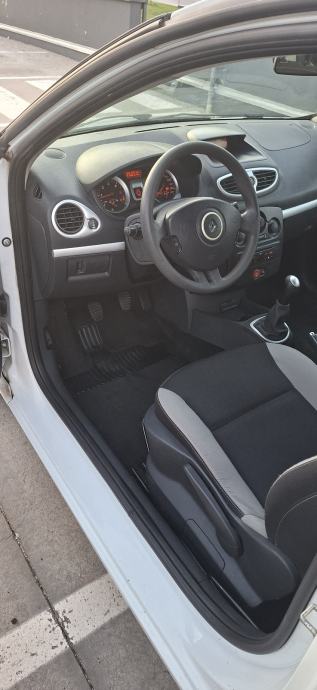Renault Clio 1,5 dCi, fotografija 12