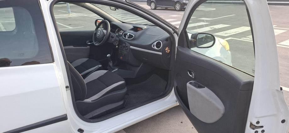 Renault Clio 1,5 dCi, fotografija 16