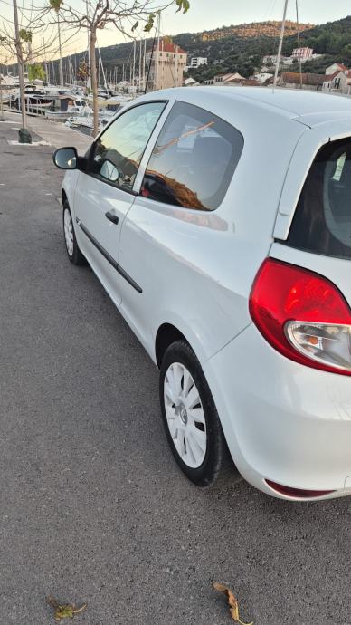 Renault Clio 1,5 dCi, fotografija 2
