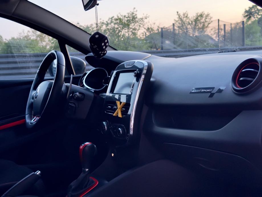 Renault Clio 4 RS 200 EDC 2013 GOD 147 KW HR VOZILO, fotografija 12