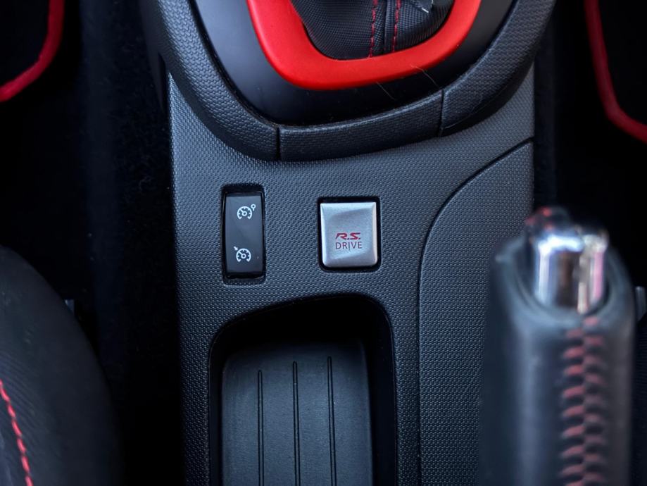 Renault Clio 4 RS 200 EDC 2013 GOD 147 KW HR VOZILO, fotografija 20