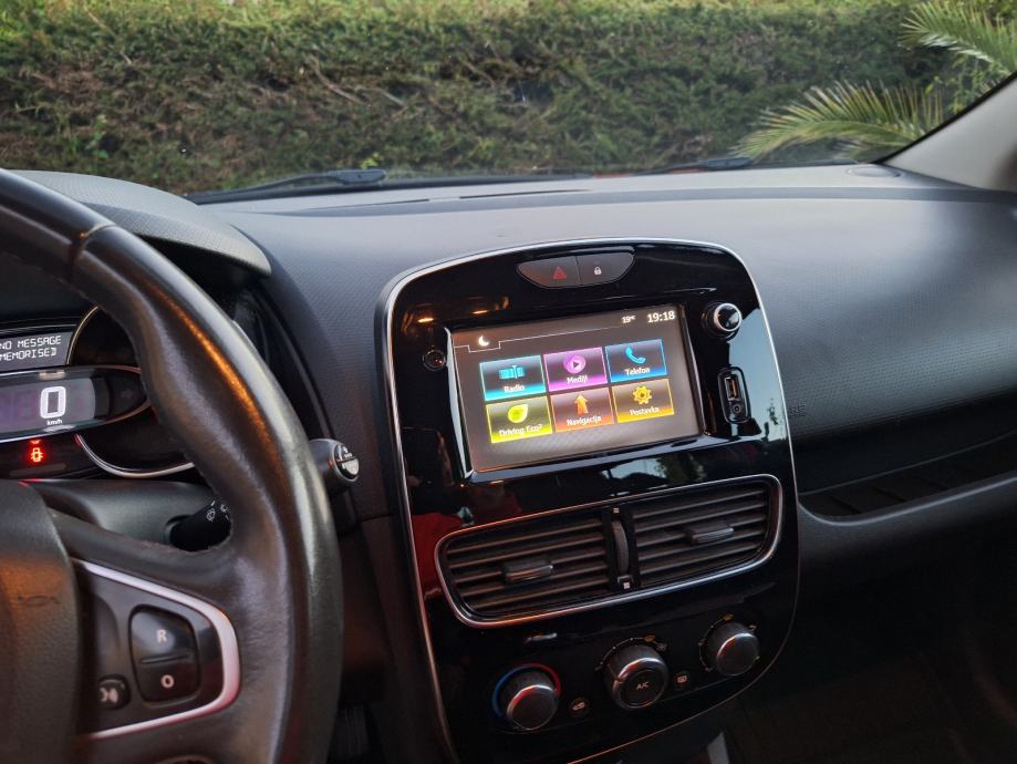 RENAULT CLIO 15 DCI GRANDTOUR 10mj. 2016, fotografija 14