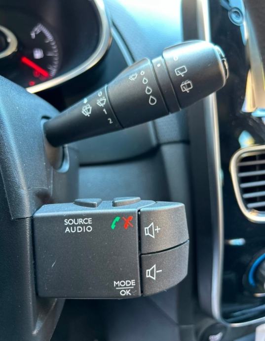 Renault Clio 1.5 dCi Limited 112.000 km 2019 od 1 vl.9450€ *SNIŽENO*, fotografija 15