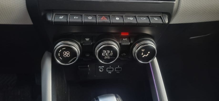 Renault Clio E-Tech automatik full oprema, fotografija 13