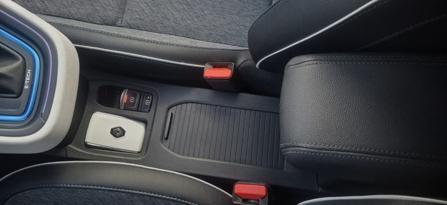 Renault Clio E-Tech automatik full oprema, fotografija 17