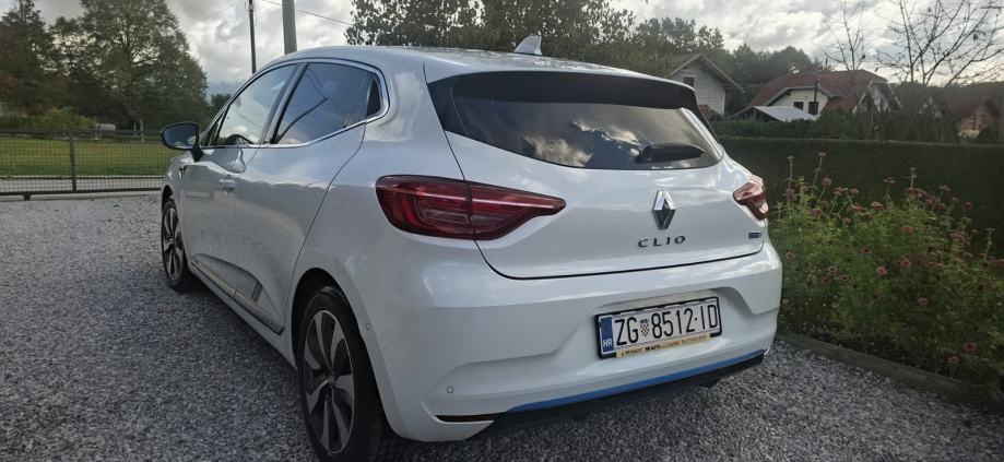 Renault Clio E-Tech automatik full oprema, fotografija 19