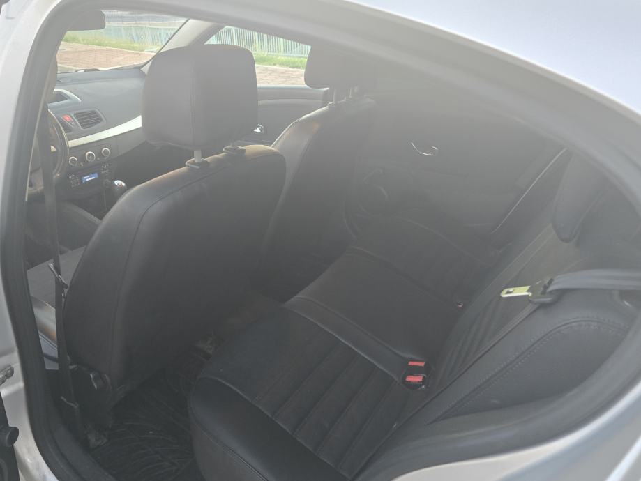 Renault Fluence 1,5 dCi Euro6 2016 Kupljen nov u Hr registrira do 4/27, fotografija 8
