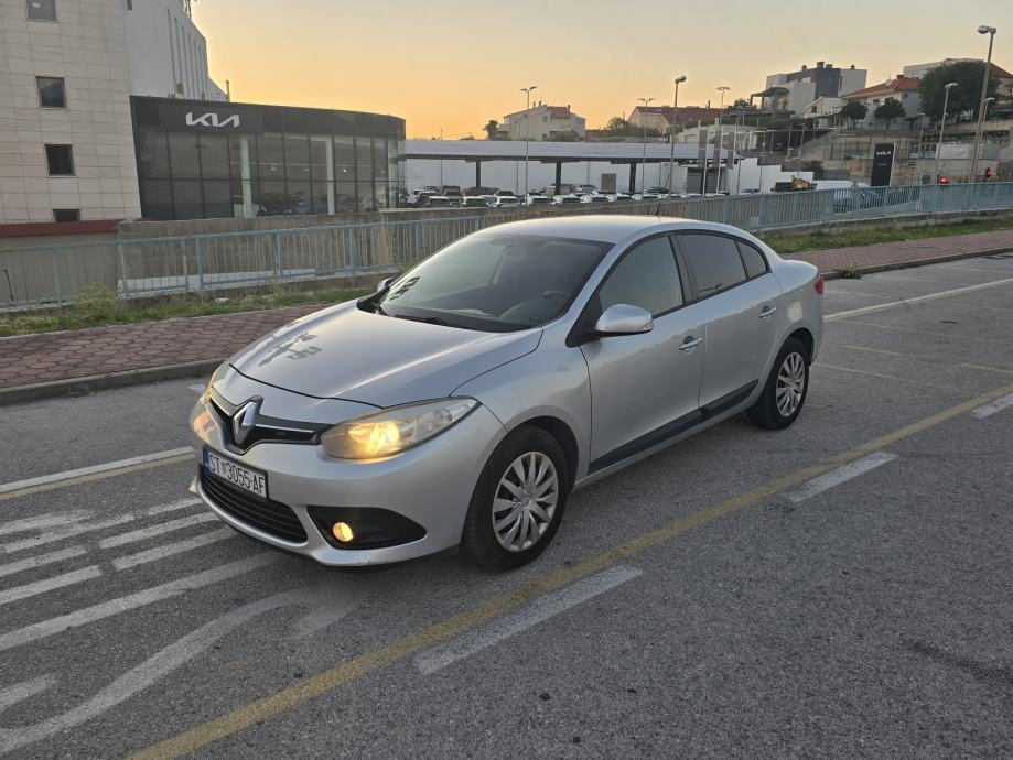 Renault Fluence 1,5 dCi Euro6 2016 Kupljen nov u Hr registrira do 4/27, fotografija 3