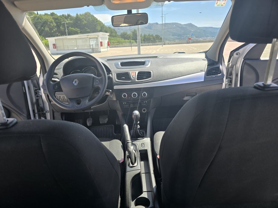 Renault Fluence 1,5 dCi Euro6 kupljen 2016 u salonu u RH,reg do 4/2027, fotografija 3