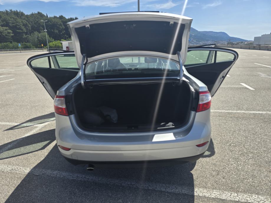 Renault Fluence 1,5 dCi Euro6 kupljen 2016 u salonu u RH,reg do 4/2027, fotografija 4