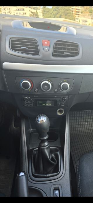 Renault Fluence 1,5 dCi Euro6 kupljen 2016 u salonu u RH,reg do 4/2027, fotografija 5