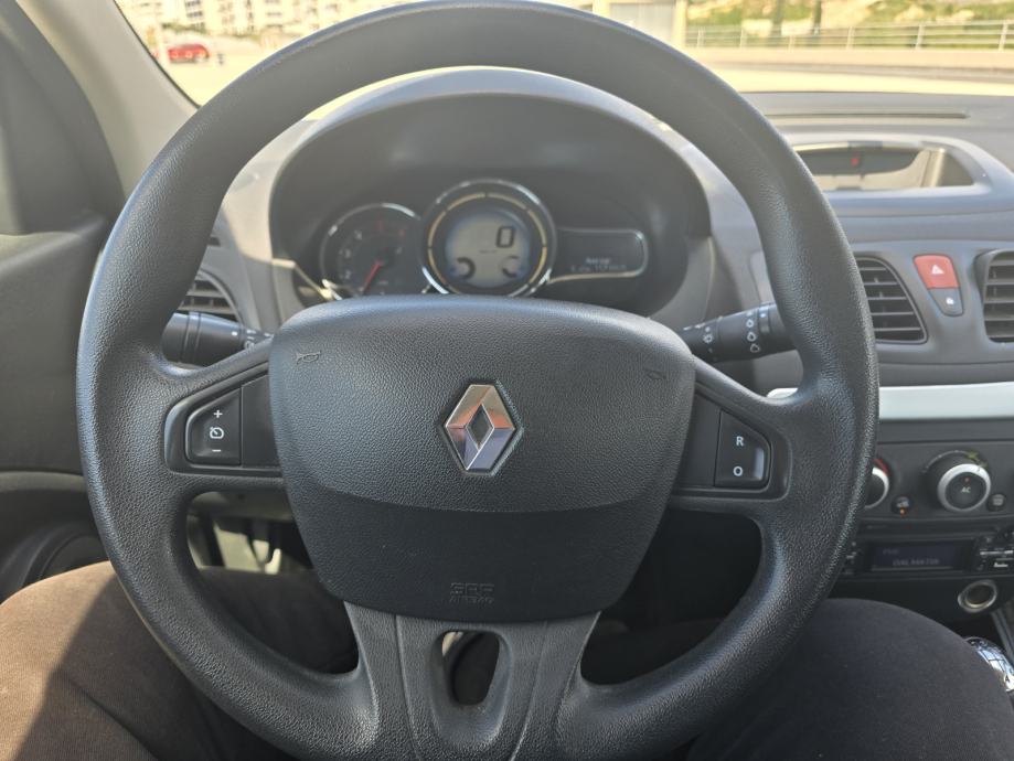 Renault Fluence 1,5 dCi Euro6 kupljen 2016 u salonu u RH,reg do 4/2027, fotografija 7