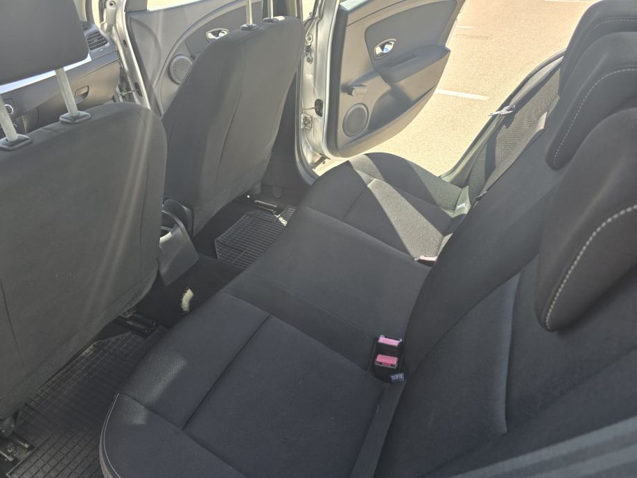 Renault Fluence 1,5 dCi Euro6 kupljen 2016 u salonu u RH,reg do 4/2027, fotografija 8