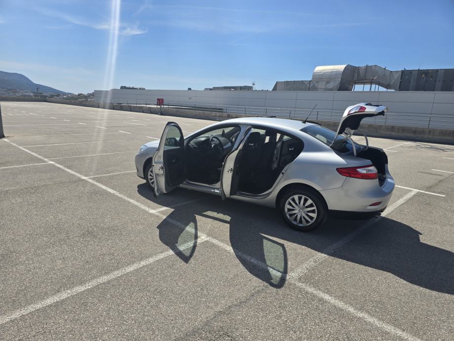 Renault Fluence 1,5 dCi Euro6 kupljen 2016 u salonu u RH,reg do 4/2027, fotografija 10