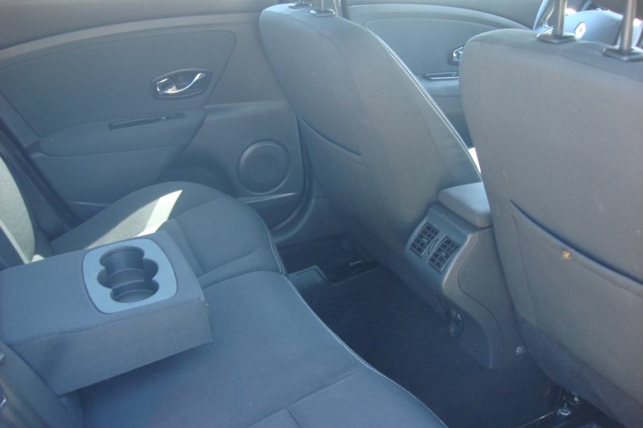 RENAULT FLUENCE 1,5 dCi***REGISTRIRAN 1.GOD****FULL OPREMA**PRILIKA***, fotografija 14