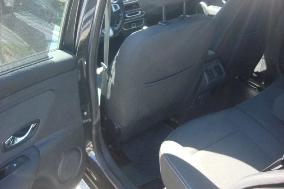RENAULT FLUENCE 1,5 dCi***REGISTRIRAN 1.GOD****FULL OPREMA**PRILIKA***, fotografija 11