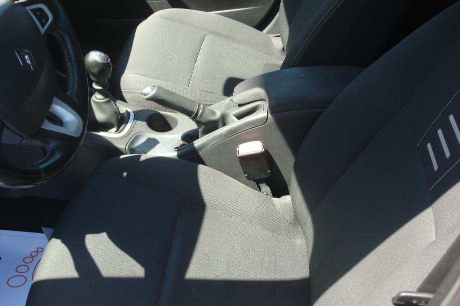 RENAULT FLUENCE 1,5 dCi***REGISTRIRAN 1.GOD****FULL OPREMA**PRILIKA***, fotografija 8