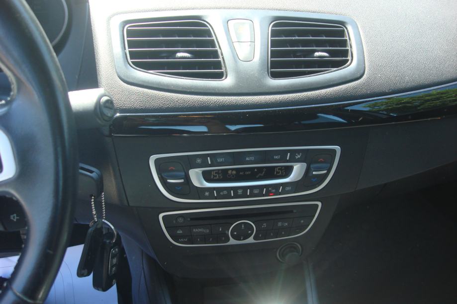 RENAULT FLUENCE 1,5 dCi***REGISTRIRAN 1.GOD****FULL OPREMA**PRILIKA***, fotografija 9