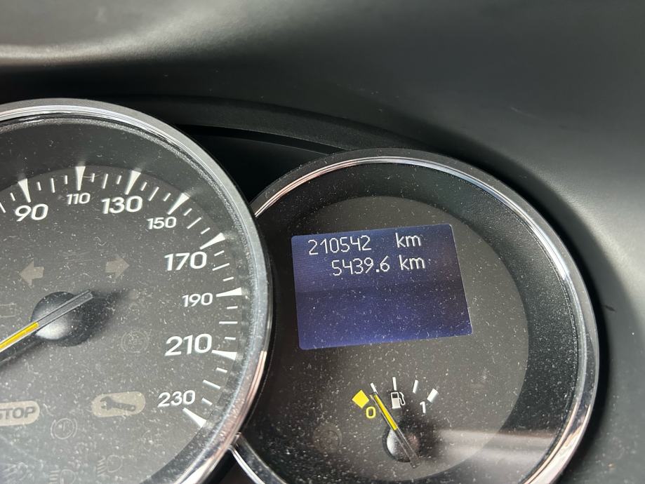 RENAULT FLUENCE 1,5 dCi***REGISTRIRAN 1.GOD****FULL OPREMA**PRILIKA***, fotografija 5