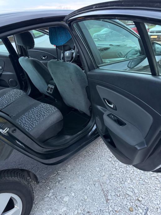 Renault Fluence 1,5 dCi, fotografija 11
