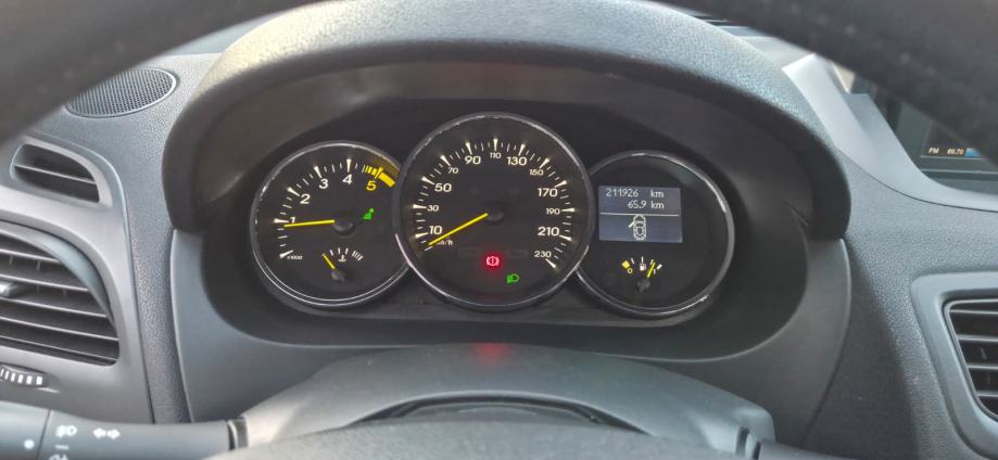 Renault Fluence 1,5 dCi, fotografija 10