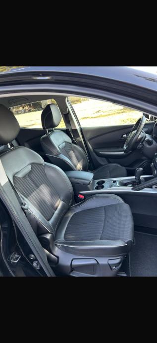 "DOSTAVA" TOP STANJE! Renault Kadjar 1.5 dCi Automatik BOSE EDITION!, fotografija 7