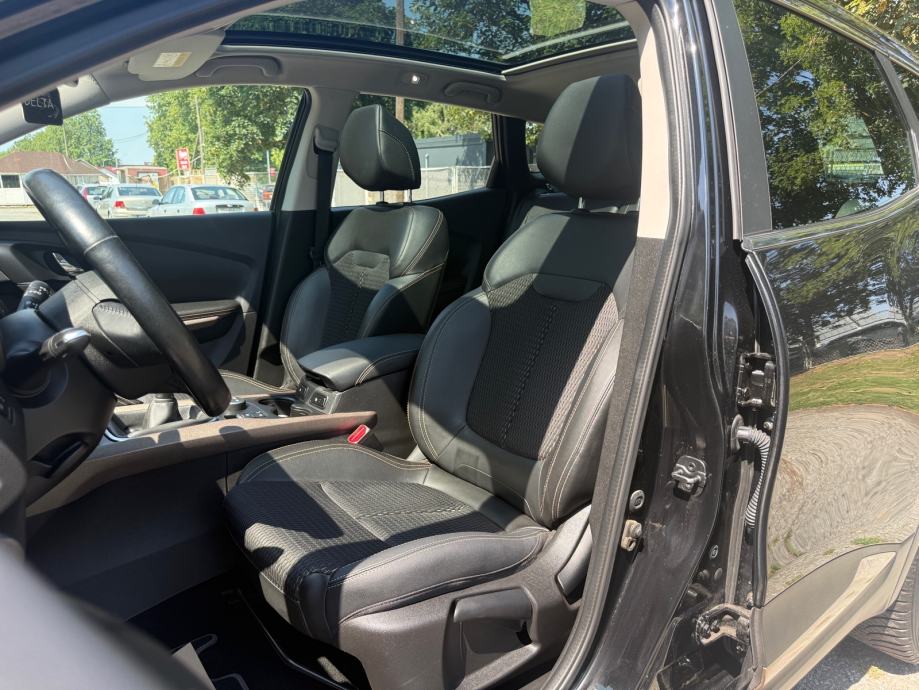 Renault Kadjar dCi 110 XMOD-XENON-PANORAMA-NAVI-KUKA-VELIKI SERVIS-, fotografija 11