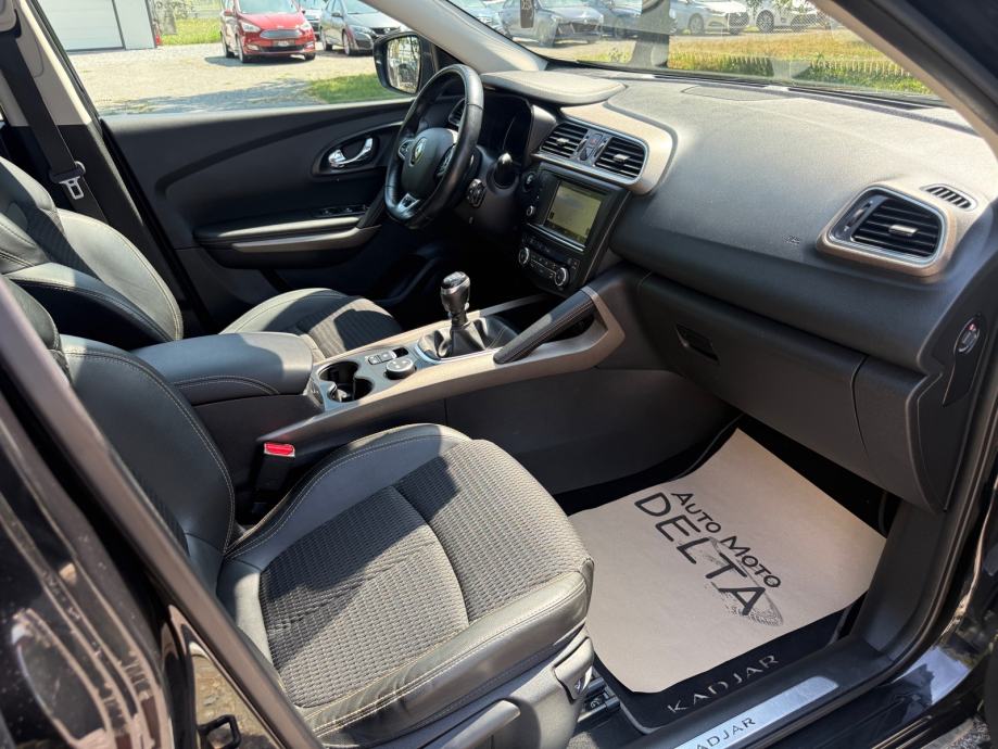 Renault Kadjar dCi 110 XMOD-XENON-PANORAMA-NAVI-KUKA-VELIKI SERVIS-, fotografija 17