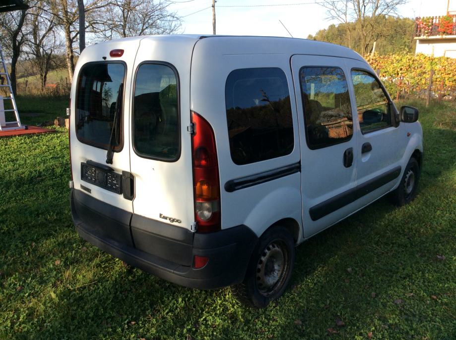 Renault kangoo 2005 год Renault kangoo 2005 год