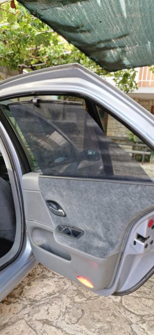Renault Laguna 1,8 16V, pogled izvana - slika 5