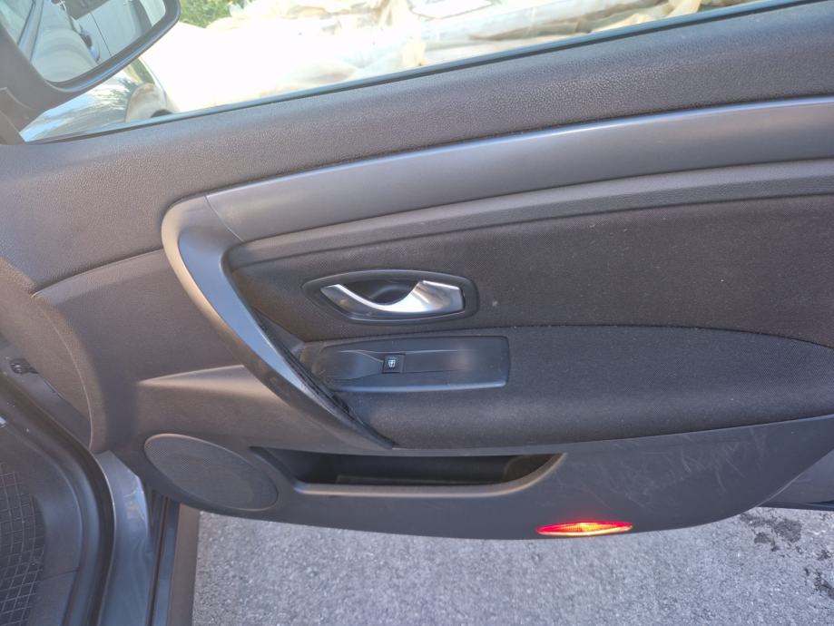 Renault Laguna III 1.5 dCi, 2008. – dobro očuvana + zimske felge, fotografija 11