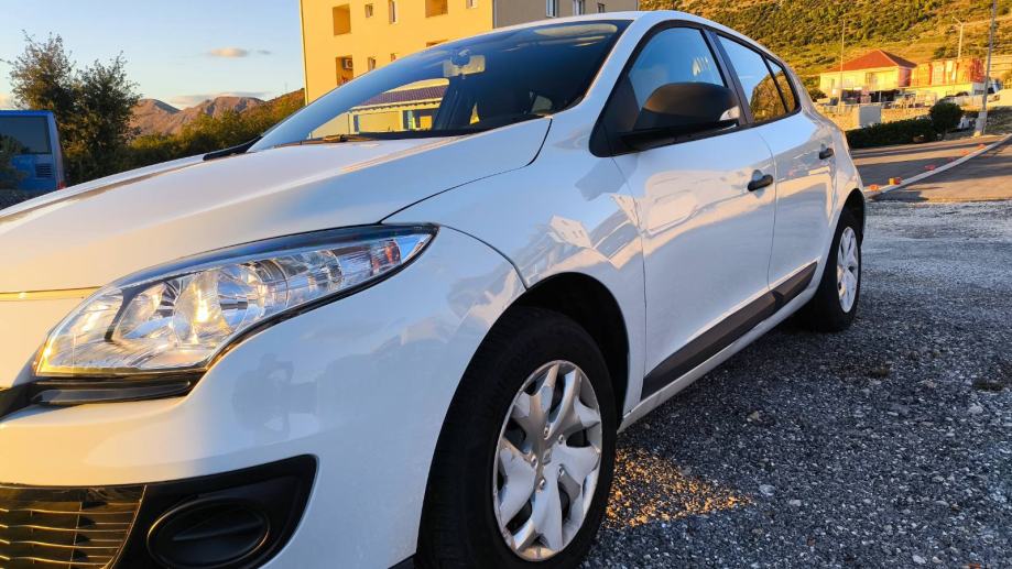 Renault Mégane 1.5 dCi – registriran do 08/2027, fotografija 2