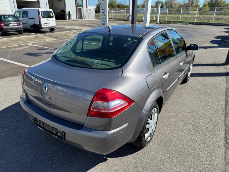 Renault Mégane Sedan 1,6 16V Dynamique-USLUŽNA PRODAJA!!, fotografija 8