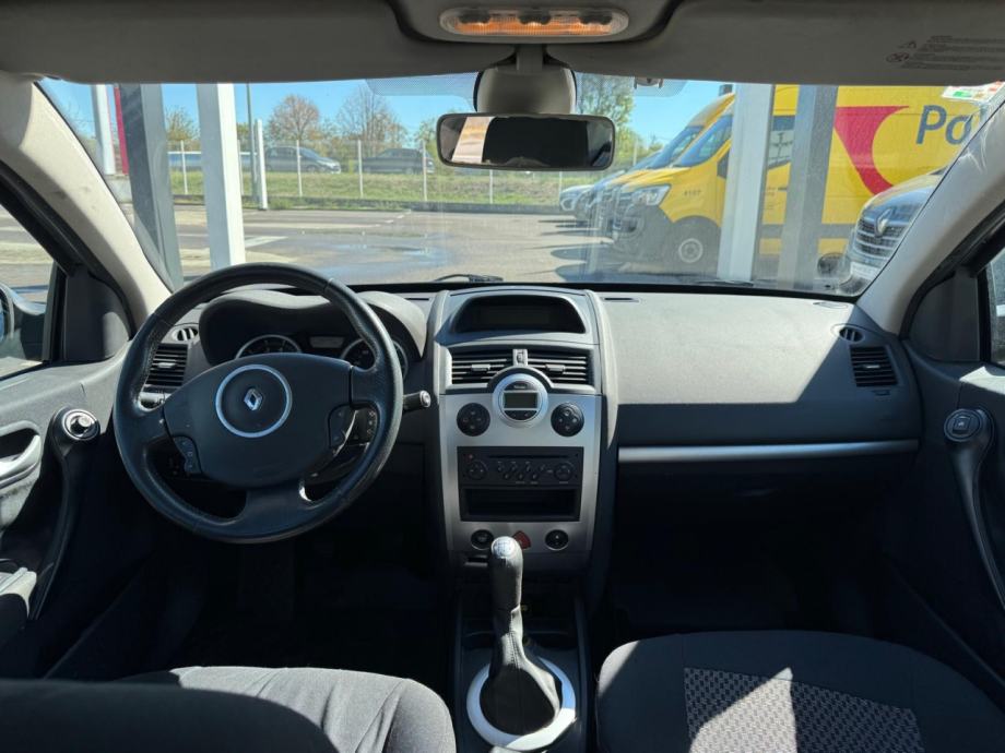 Renault Mégane Sedan 1,6 16V Dynamique-USLUŽNA PRODAJA!!, fotografija 9