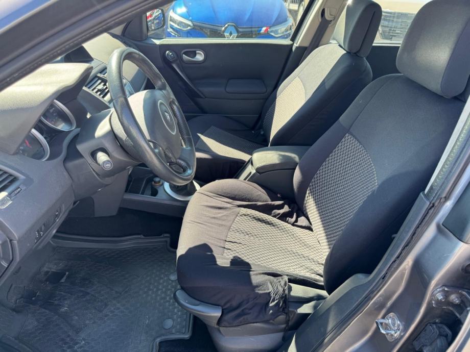 Renault Mégane Sedan 1,6 16V Dynamique-USLUŽNA PRODAJA!!, fotografija 10