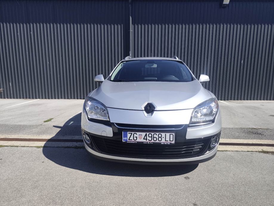 Renault Megan 1,5 dCi reg 1 god, samo 158tkm, veliki servis, fotografija 2
