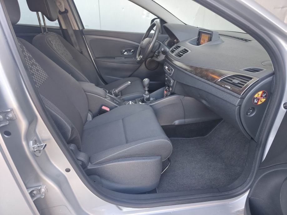 Renault Megan 1,5 dCi reg 1 god, samo 158tkm, veliki servis, fotografija 9