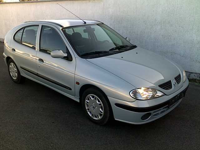 Renault Megane 1.4 16v , 2001 god.