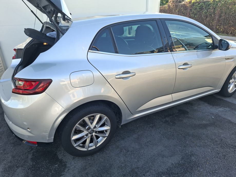 Renault Megane 1,5 dCi Bose Edition EDC Automatik (Reg. do 07/27), fotografija 4